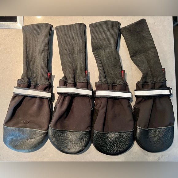 Muttluks XL Black Dog Boots - Picture 2 of 8